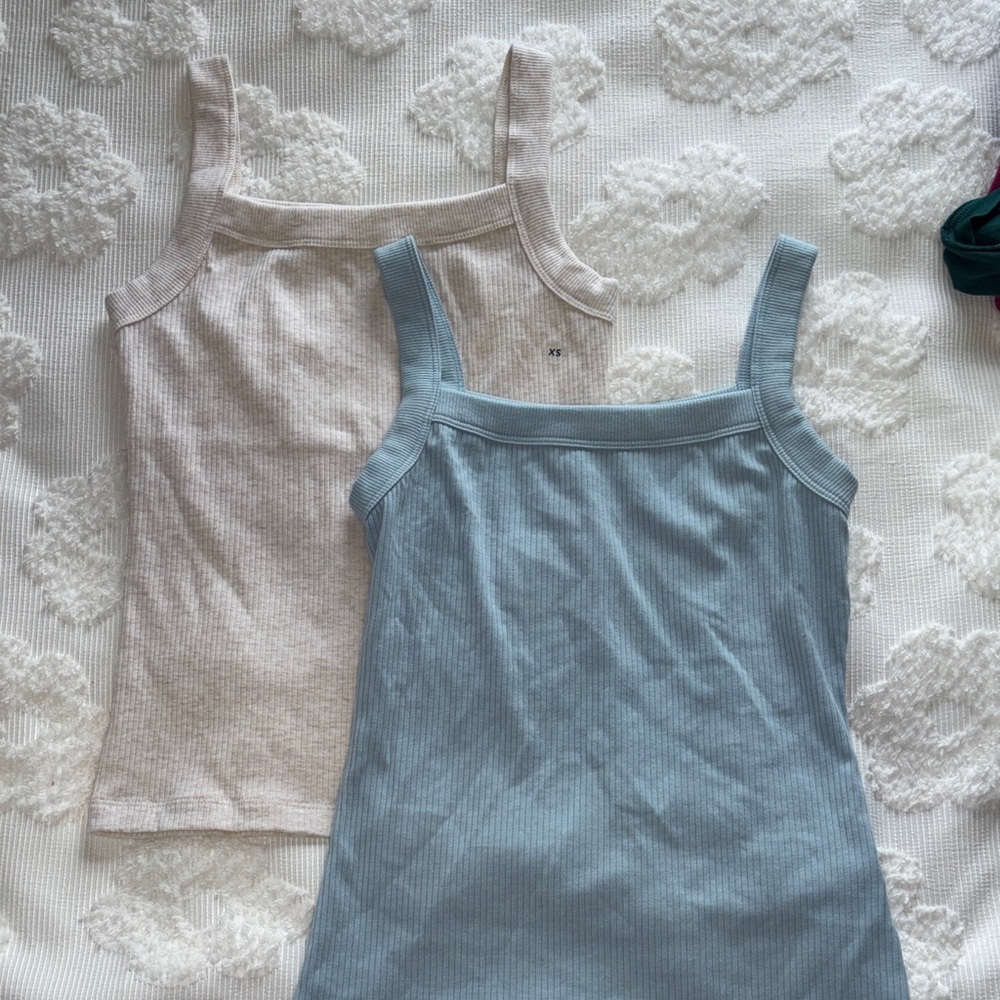 American Eagle • Tank Tops
